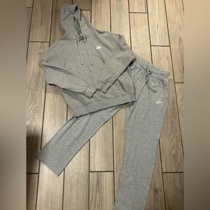 Nike sweatsuit